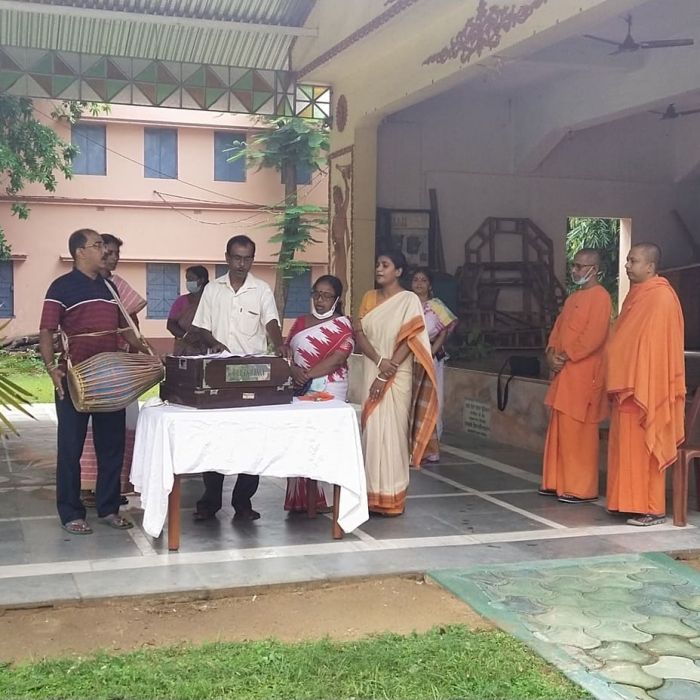 Brikhoropon Utsav at Sri Ramakrishna Sishu Vidyapith - Ramakrishna Math, Bolpur (2)